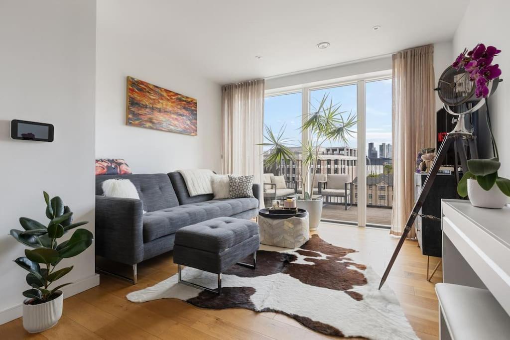 Modern New 1-Bedroom Home Stunning Views Londres Exterior foto